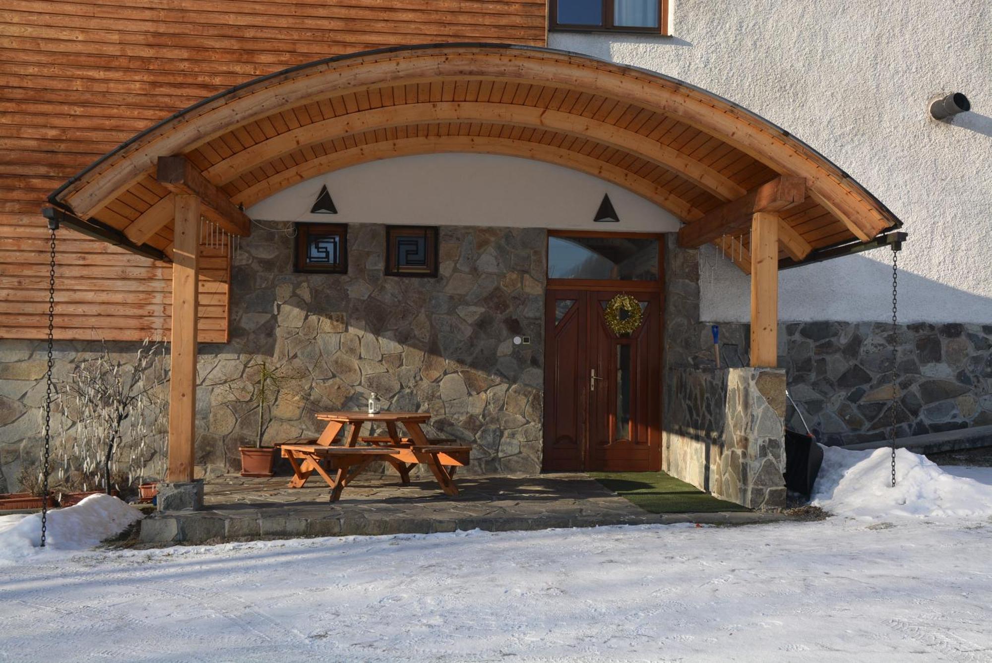 Hotel Brainy Krasno nad Kysucou ภายนอก รูปภาพ